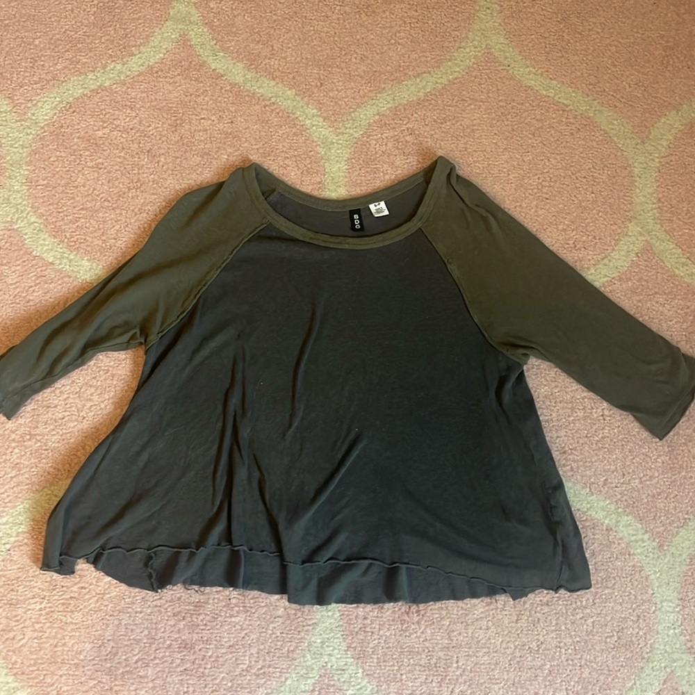 BDG size small loose fit shirt grey 1/4 sleeve